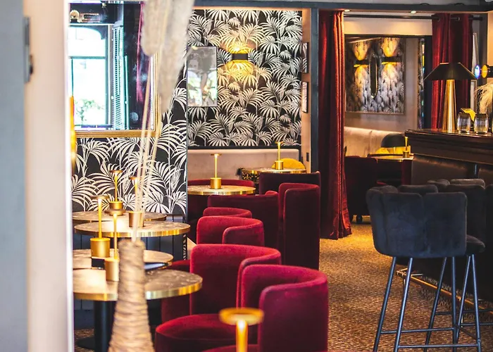 Hôtel Le Boeuf Couronné Chartres - Logis Hotels